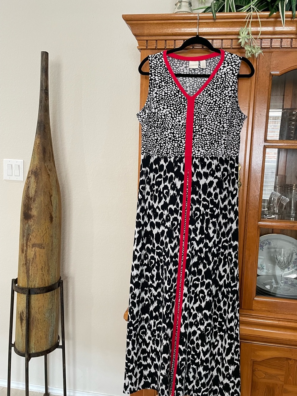 Chico Maxi Artsy Dress SZ 1 (8-10) Black & White Red Trim sleeveless & Elegant